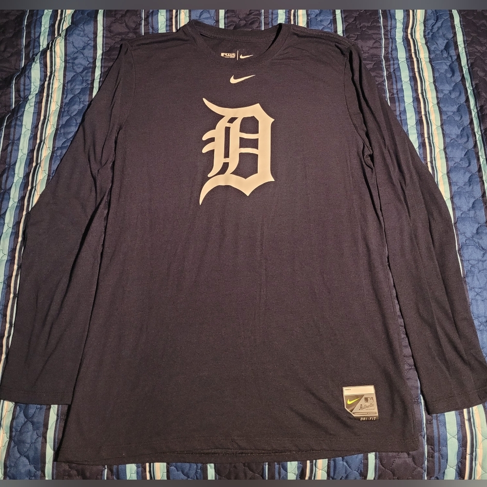 Nike large blue Detroit Tigers long sleeve dri fit shirt